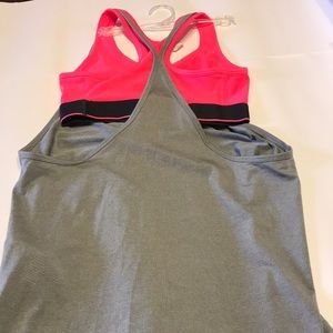 New, 2 in 1, Under Armor Athletic Tank Top With Sports Bra. Size Small.